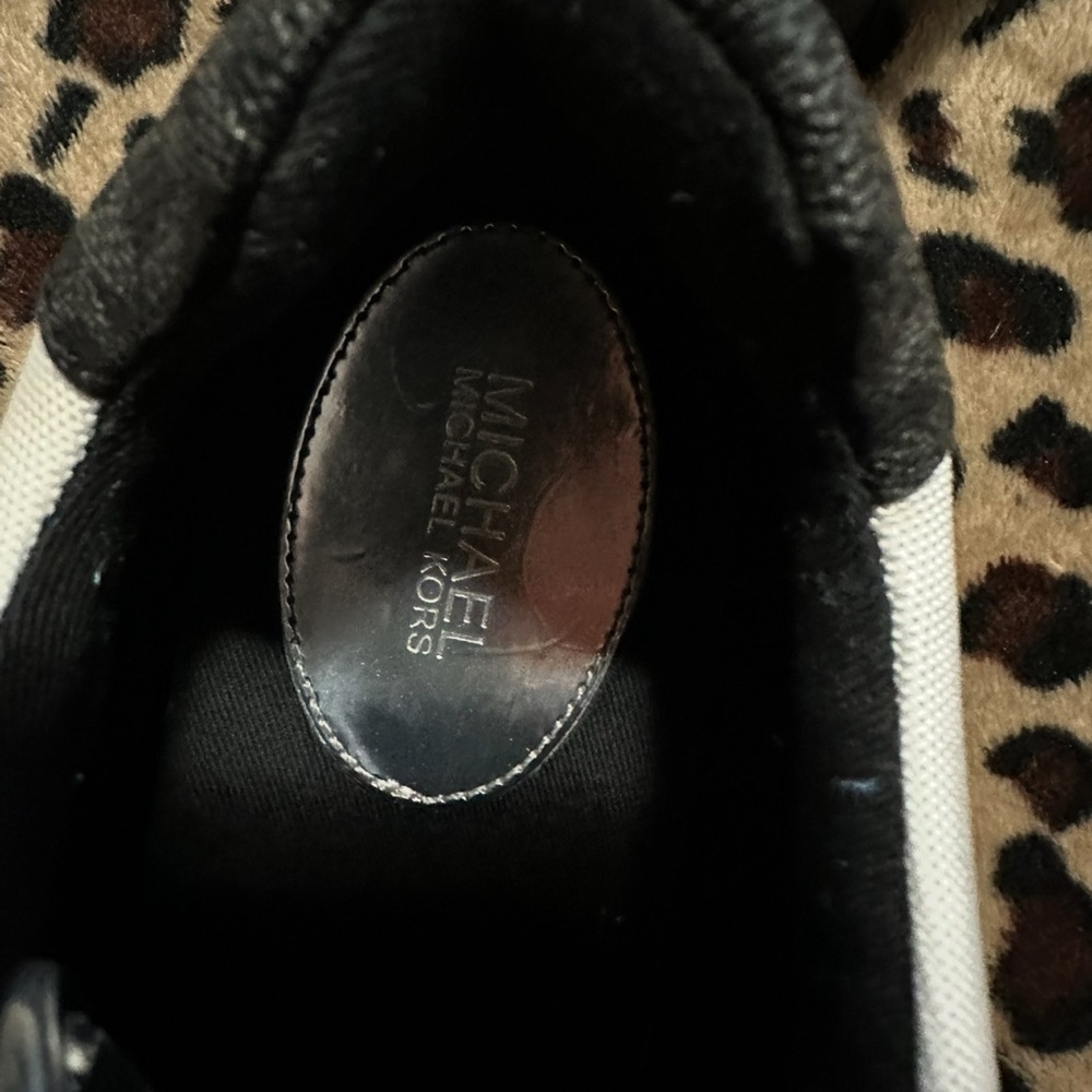 MICHAEL KORS MADDY TWO TINE LOGO TRAINER SNEAKERS - Picture 5 of 6